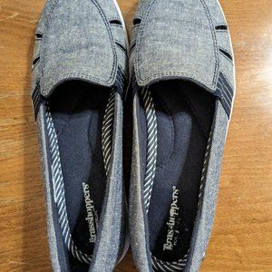 Women's Grasshopper slip ons size 7